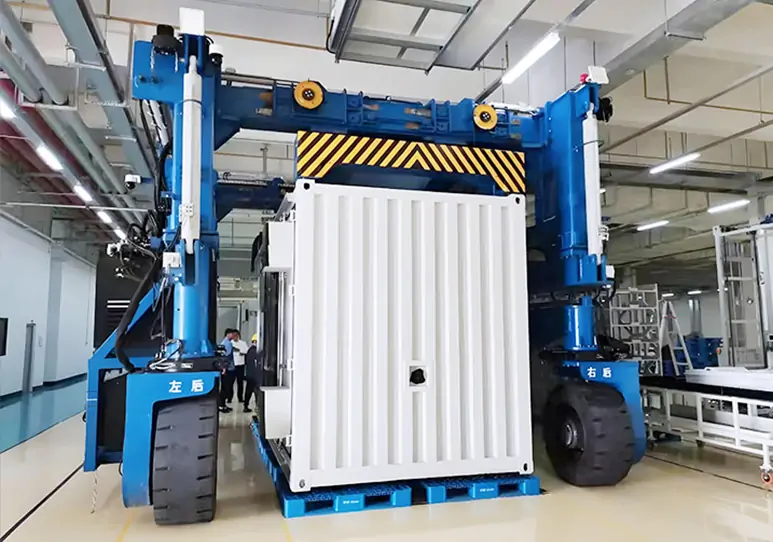 Container Straddle Carrier