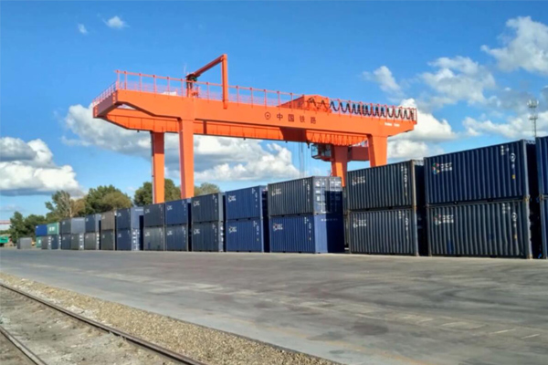 Container-Gantry-Crane-for-Railway-Freight-Yard