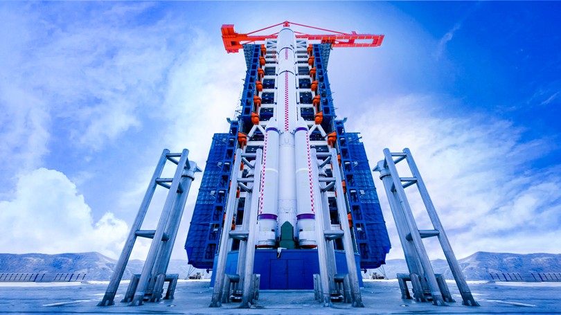 4-Weihua 100t tower crane serves Taiyuan Satellite Launch Base.jpg